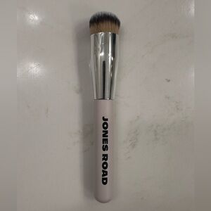 Jones Road The Everything Brush
